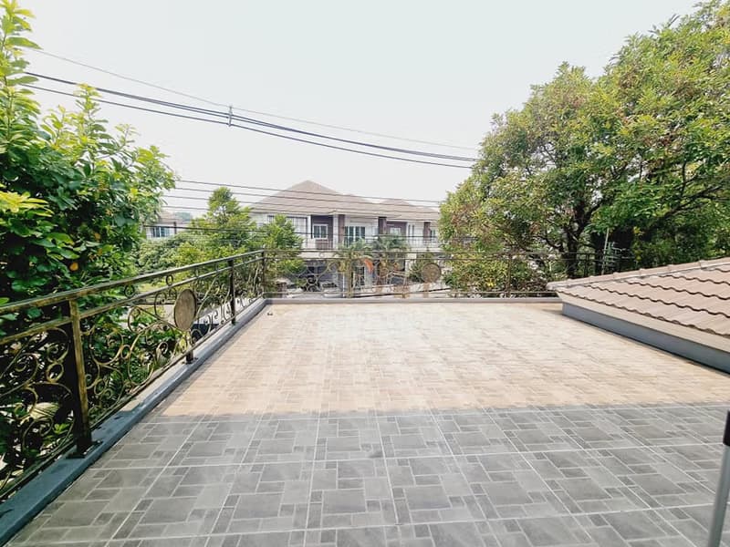 5 Bed House for Rent in Saraphi