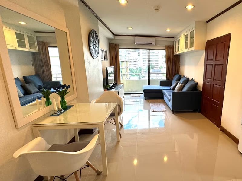 Condo for Rent at Saranjai Mansion