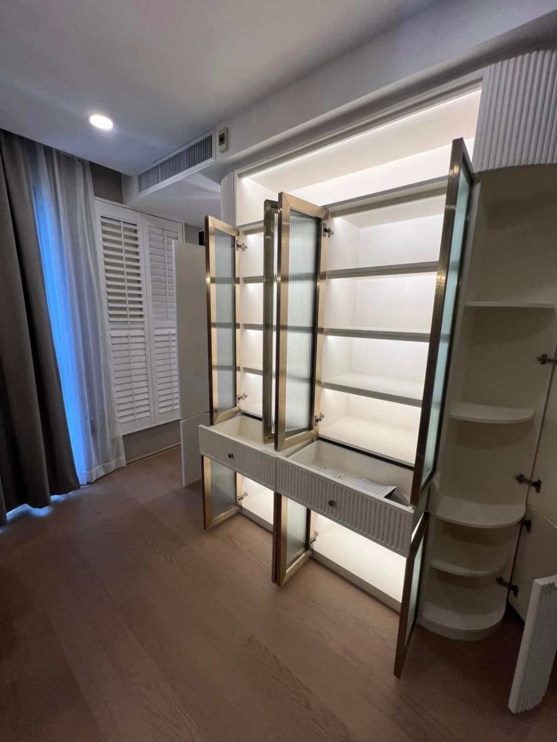 2 ห้องนอน คอนโด สำหรับ จำหน่าย ใน Bang Rak - Image 9