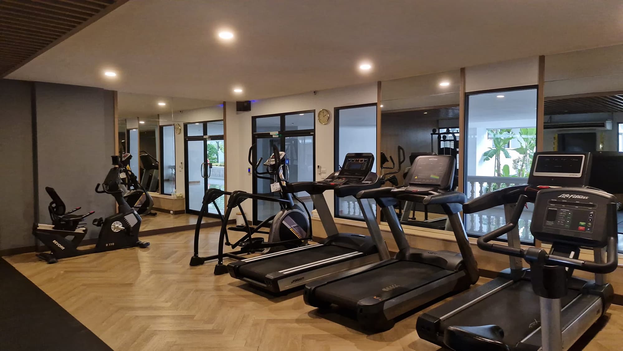 3 Bed Condo for Rent in Watthana - Image 14