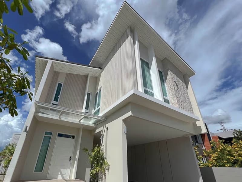 5 Bedroom House