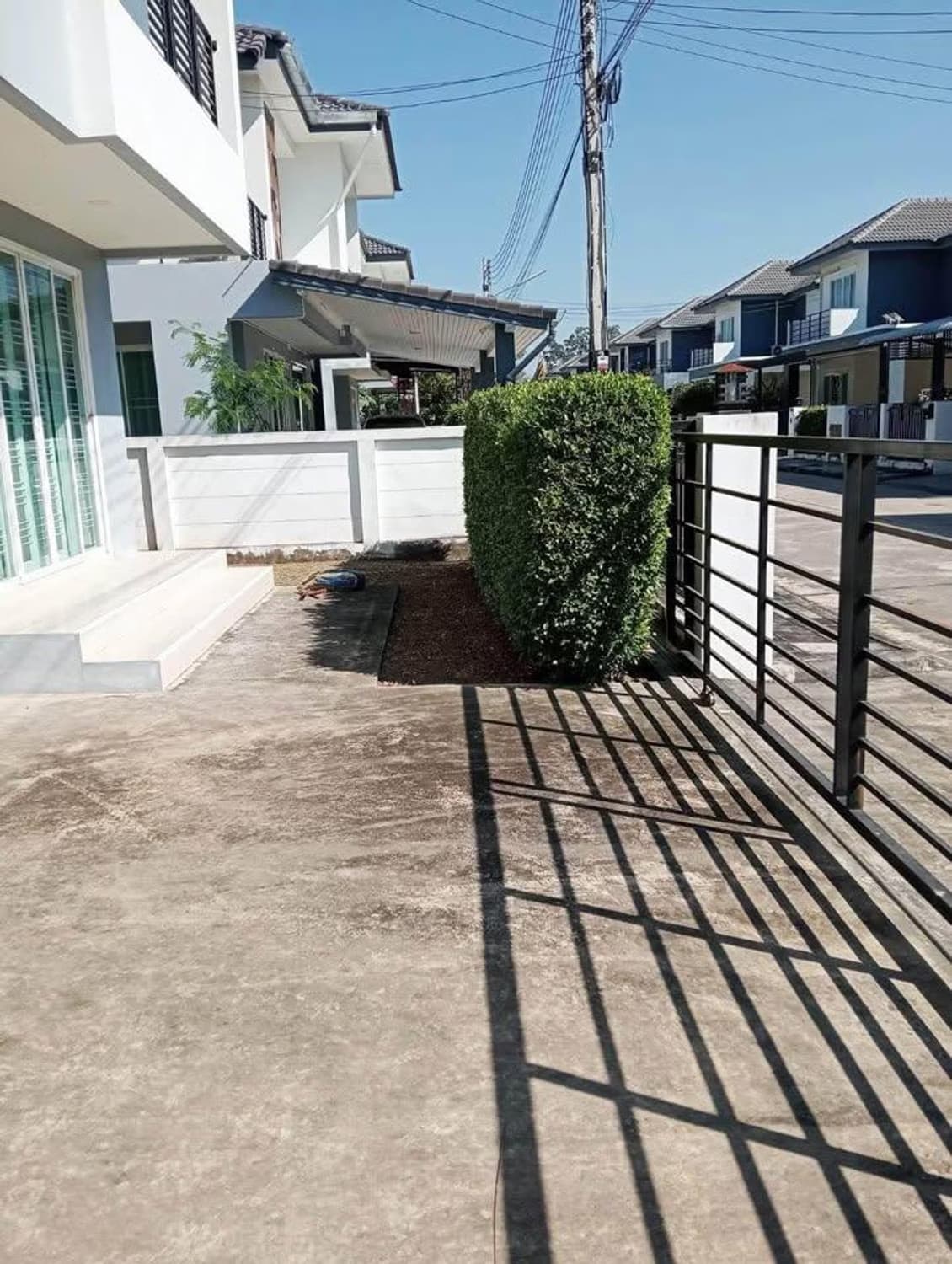3 Bed House for Rent in Saraphi - Image 11