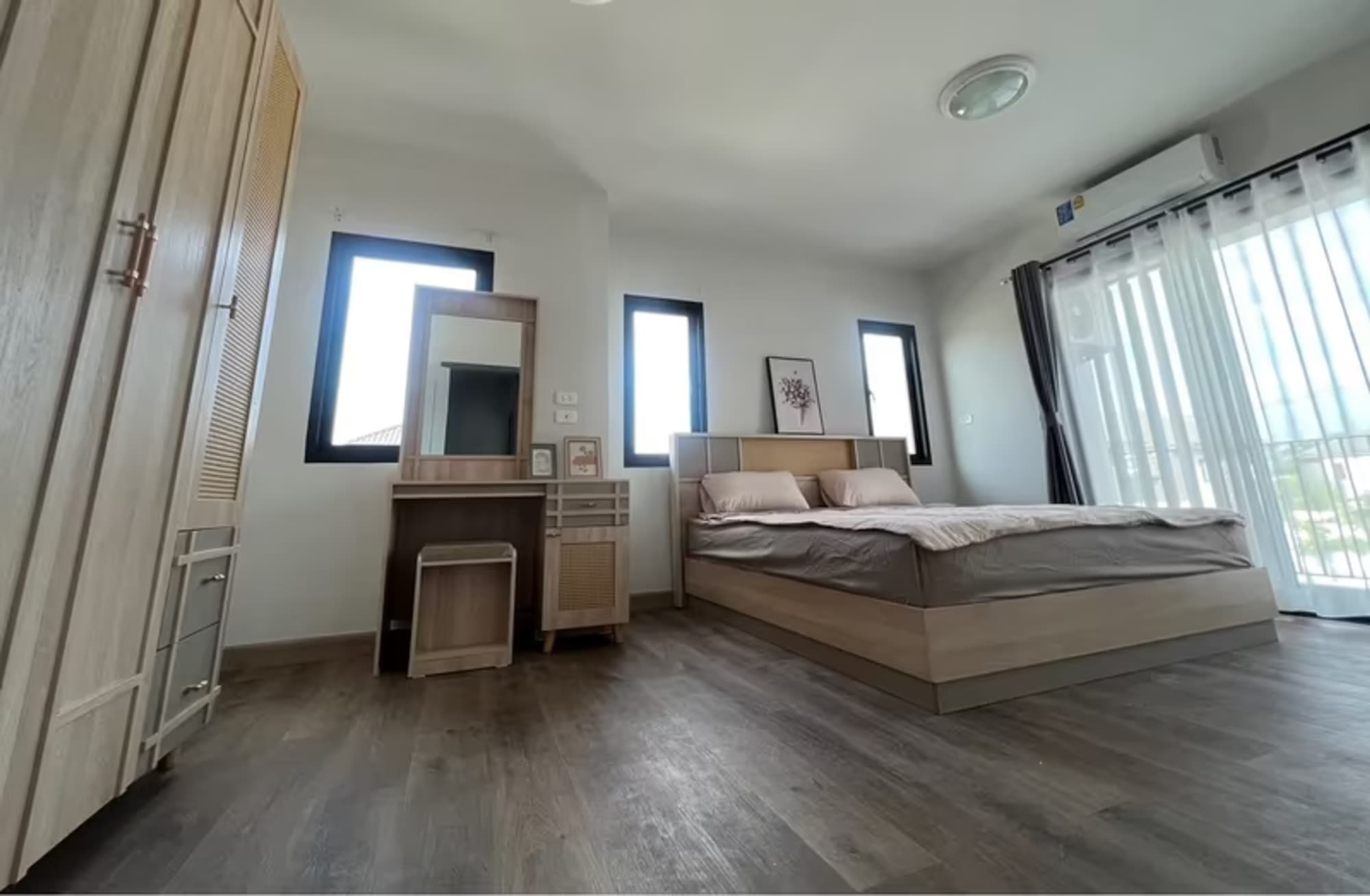 3 Bedroom House - Image 5