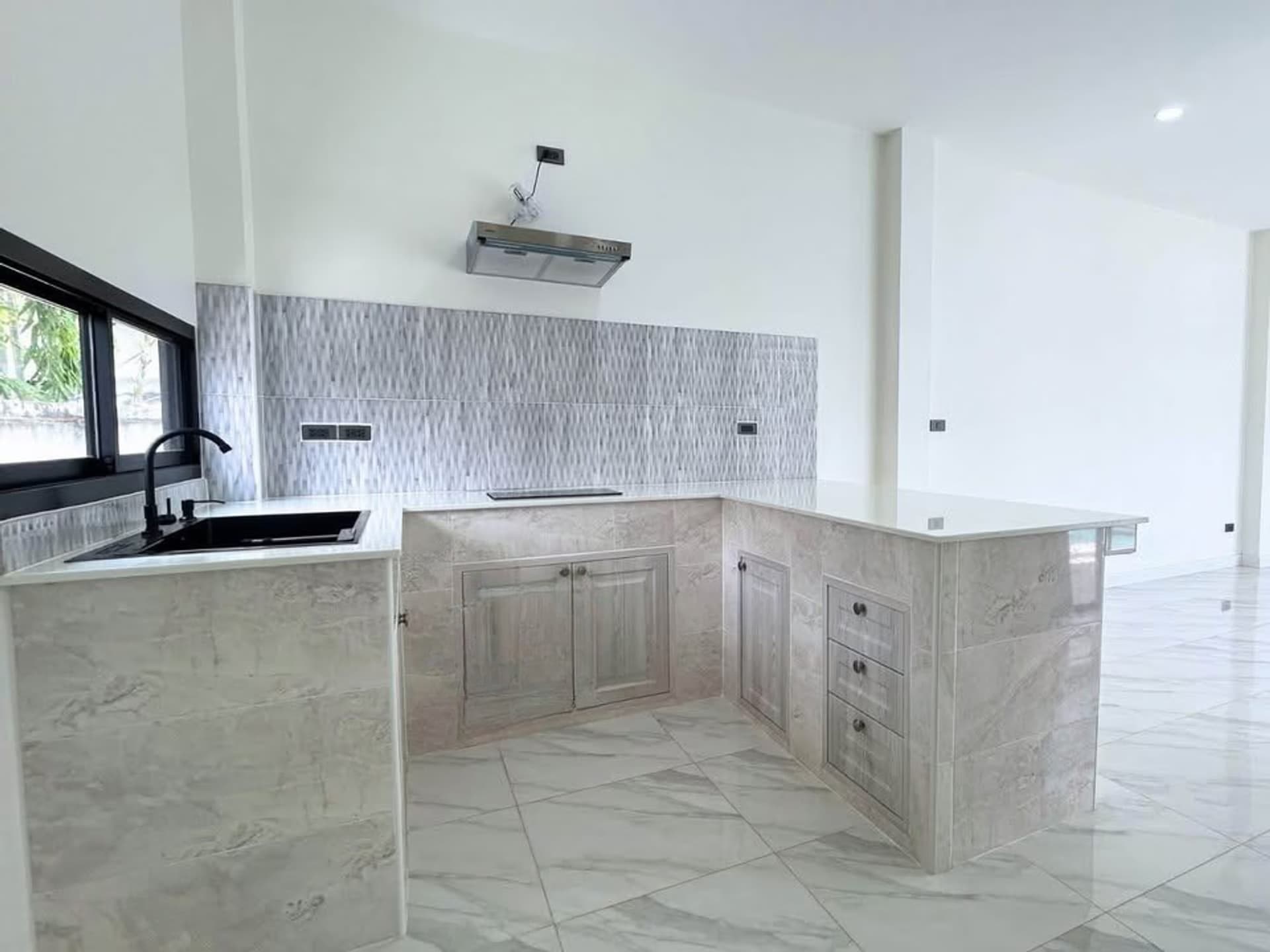 3 Bed House for Sale in Hang Dong District - Image 5