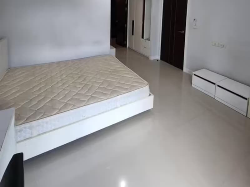 1 Bedroom Condo