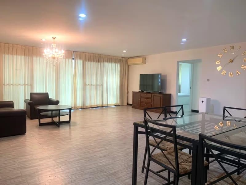 3 Bed Condo for Rent in Watthana