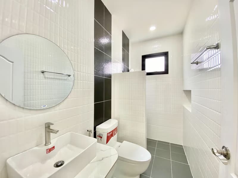 3 Bed House for Rent in Saraphi District