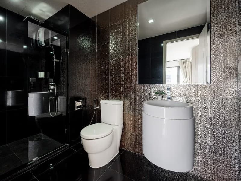 2 Bed Condo for Rent and Sale in Khlong Toei
