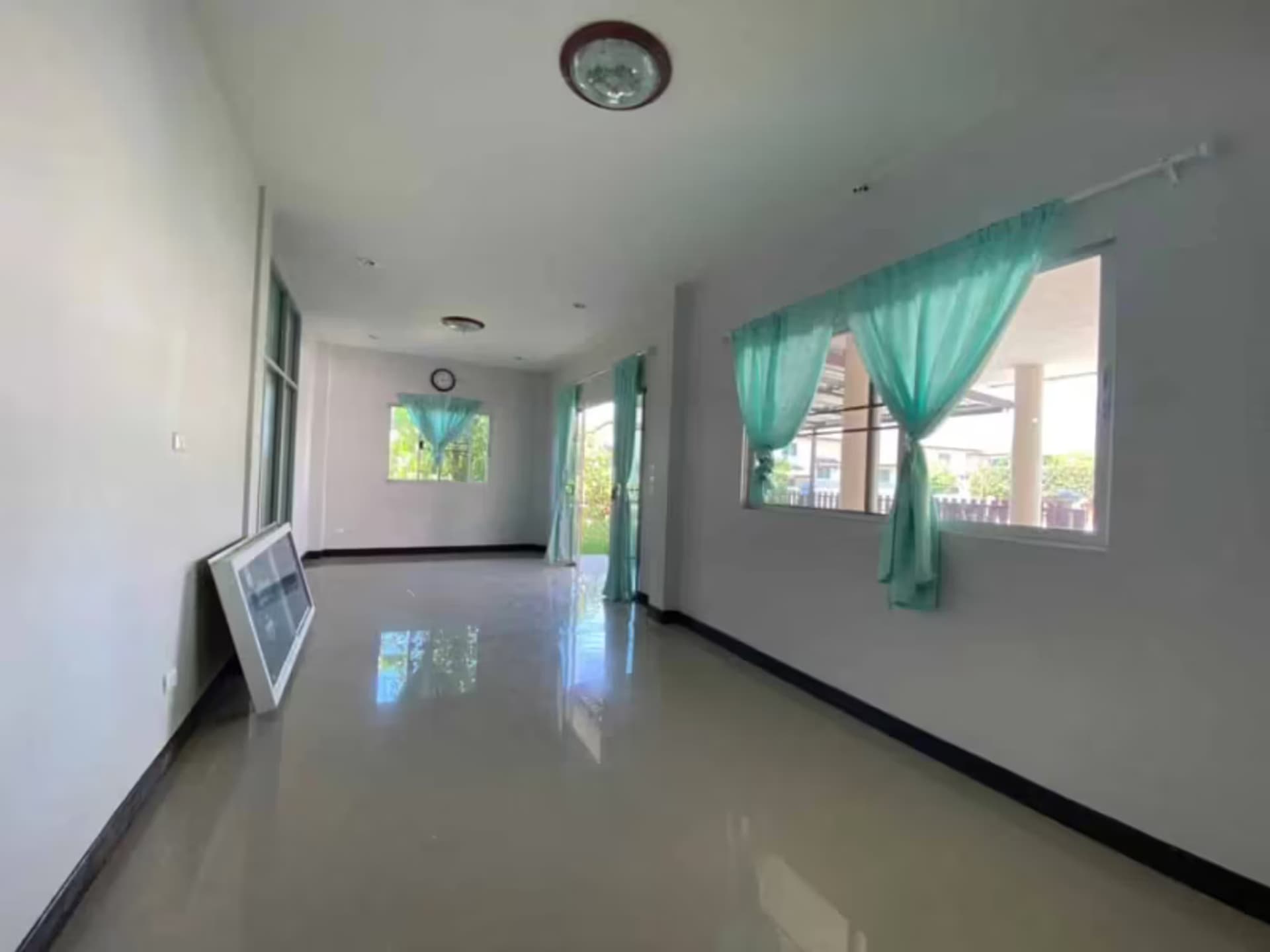 4 Bedroom House - Image 20