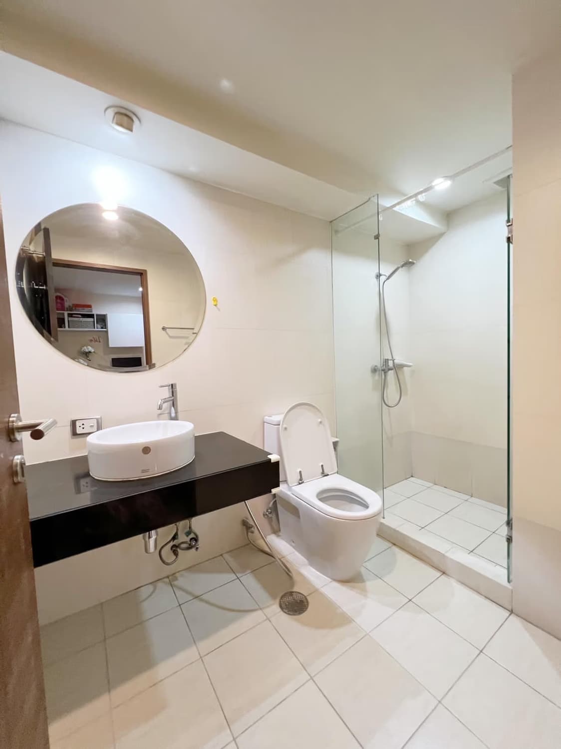 1 Bedroom Condo - Image 5