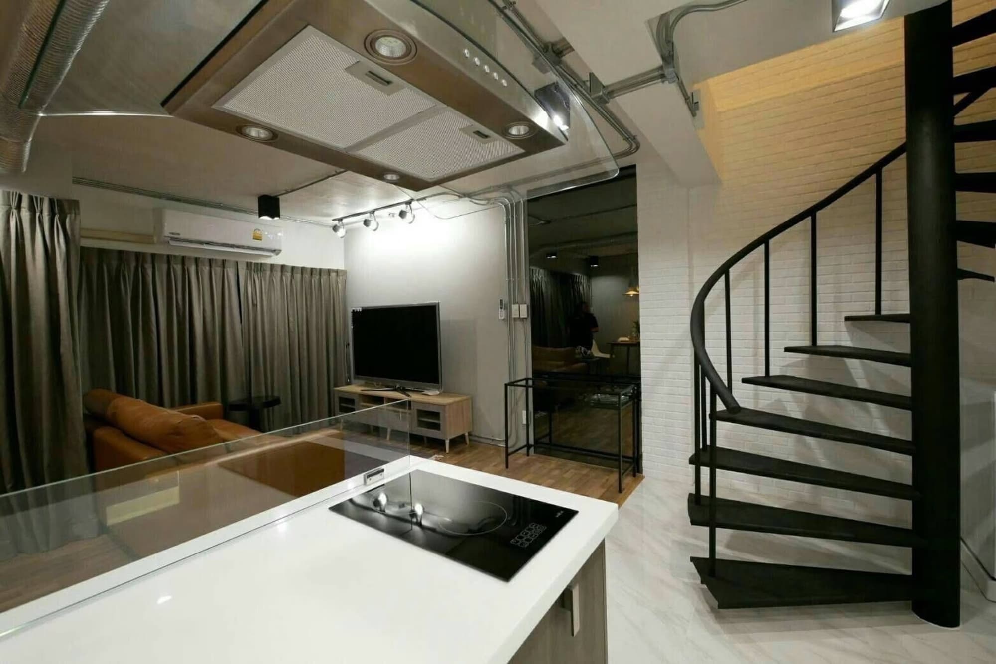 2 Bed Condo for Rent in Watthana - Image 4