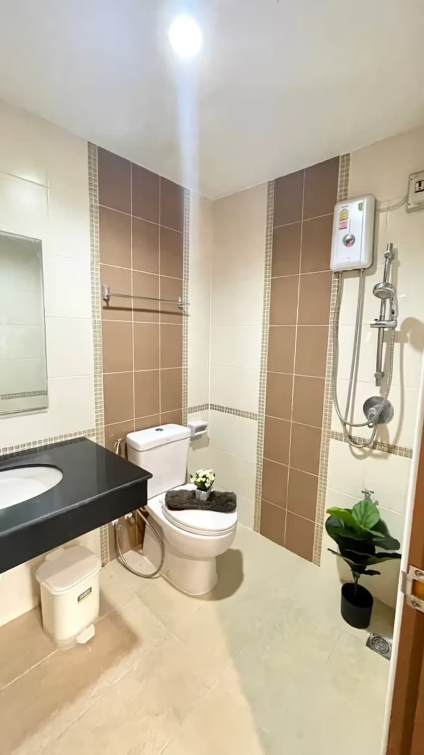 4 Bedroom House - Image 11