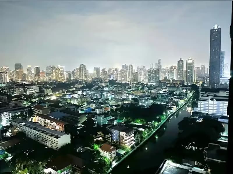 1 Bedroom Condo