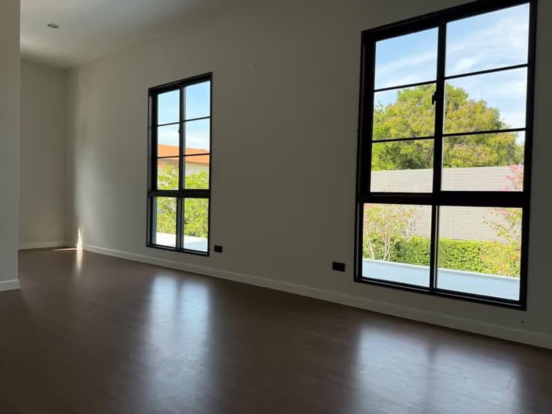 4 Bed House for Rent in Bang Phli District
