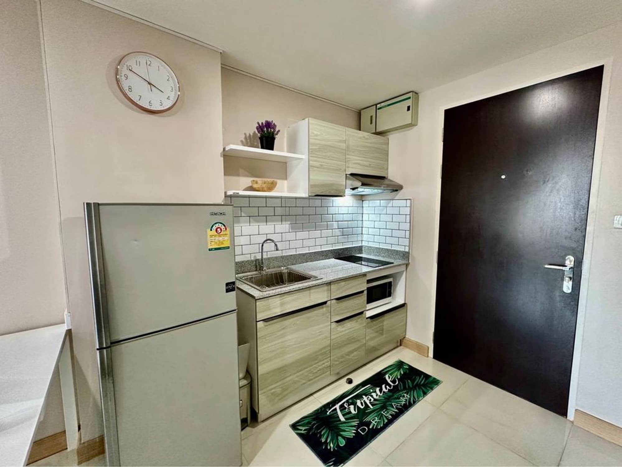 1 ห้องนอน Condo สำหรับ จำหน่าย ใกล้ On Nut BTS - Image 3