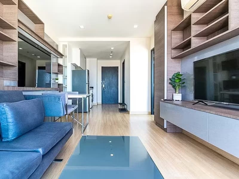 1 Bedroom Condo for rent at Skywalk Condominim