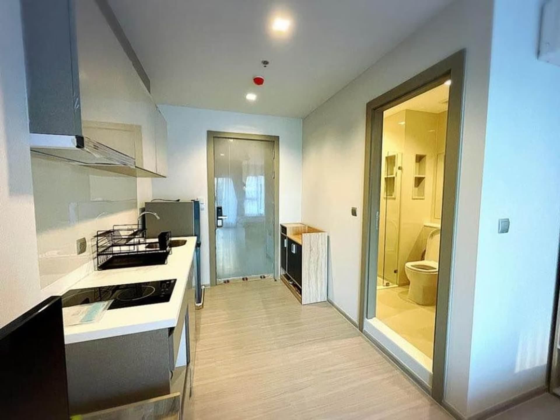 1 Bed Condo for Rent  Near Phra Ram 9 MRT - Image 3