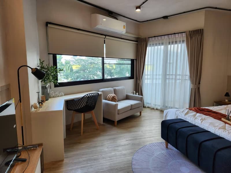 Condo for Sale at Riverside Condo