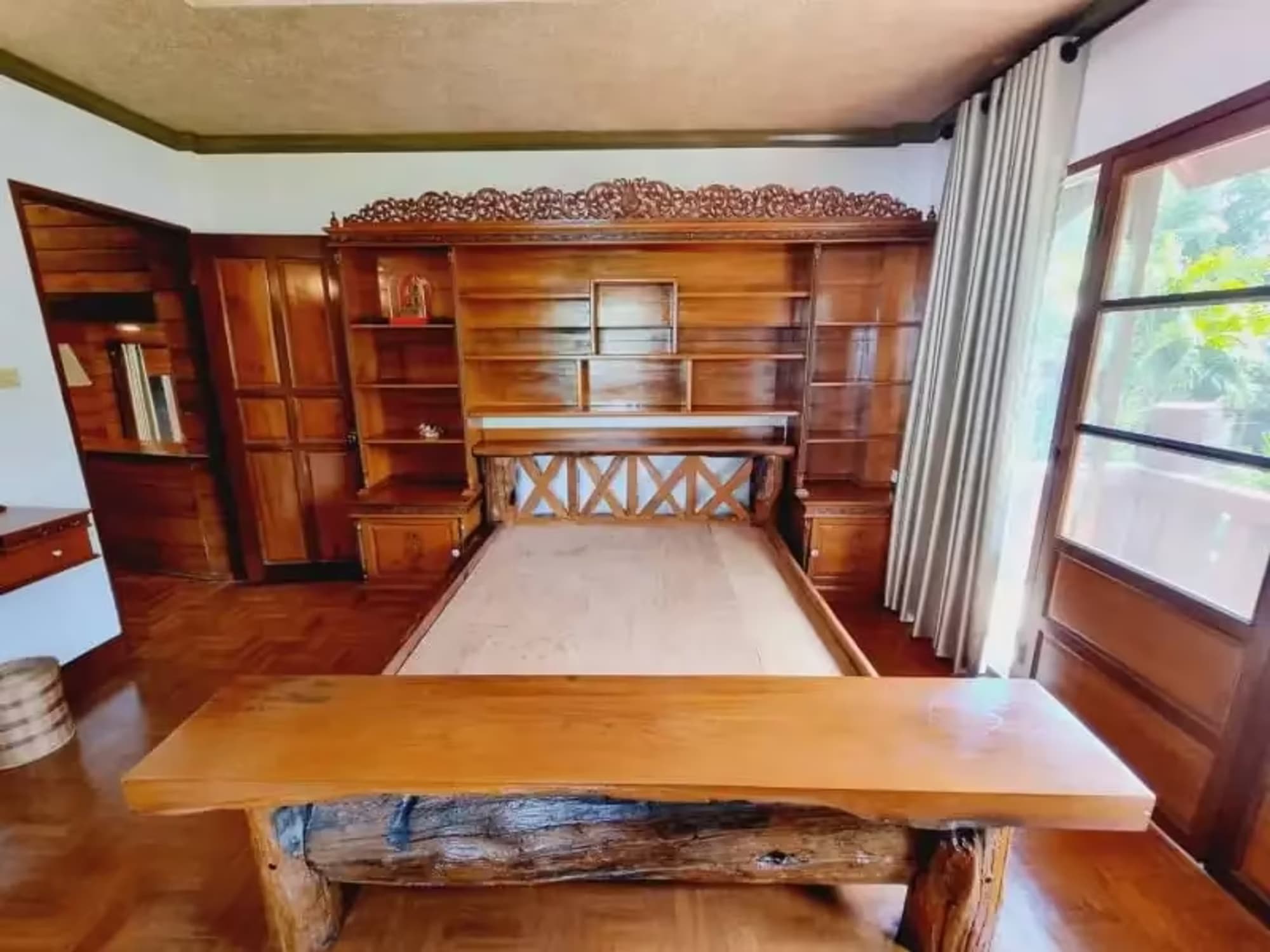 5 Bedroom House - Image 6
