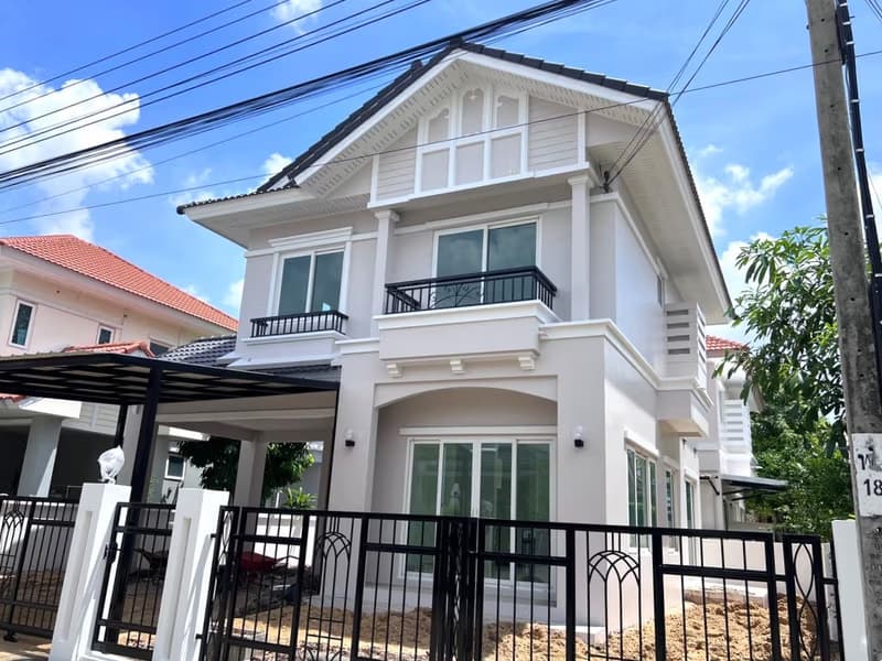 3 Bed House for Sale in Bang Phli