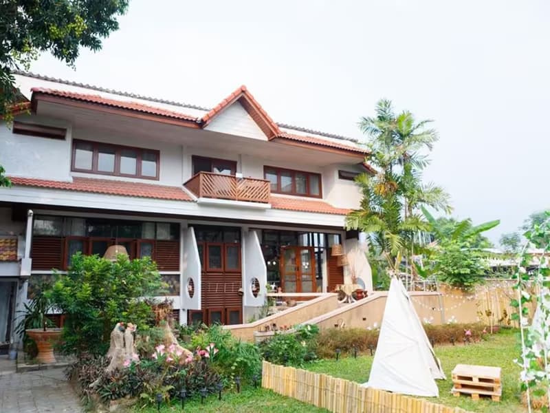 7 Bedroom House