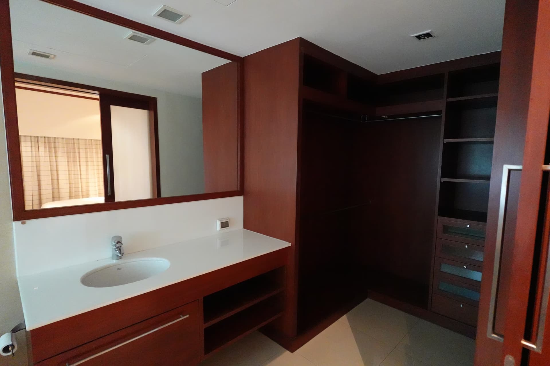 3 Bed Condo for Sale in Watthana - Image 14