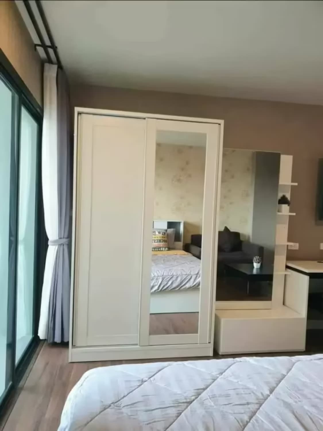 1 Bedroom Condo - Image 9