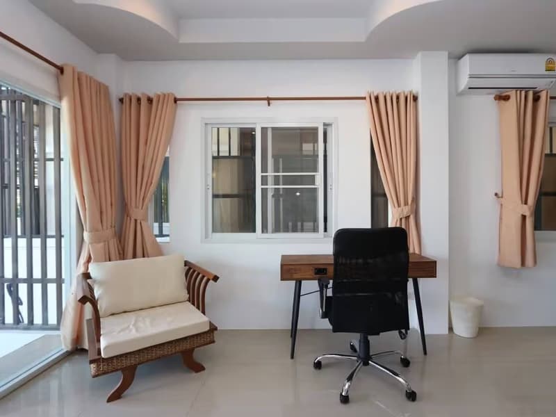 2 Bed House for Rent in Saraphi District