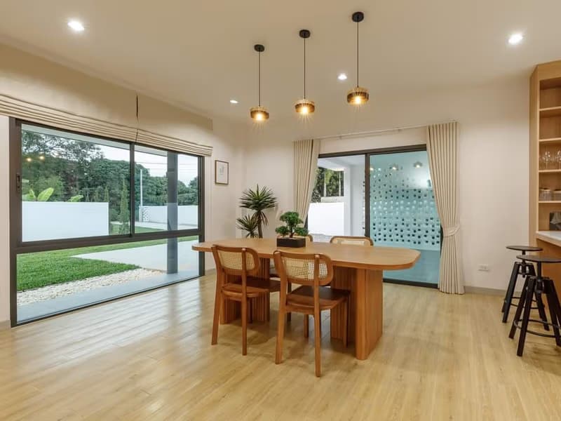 5 Bed House for Sale in Saraphi