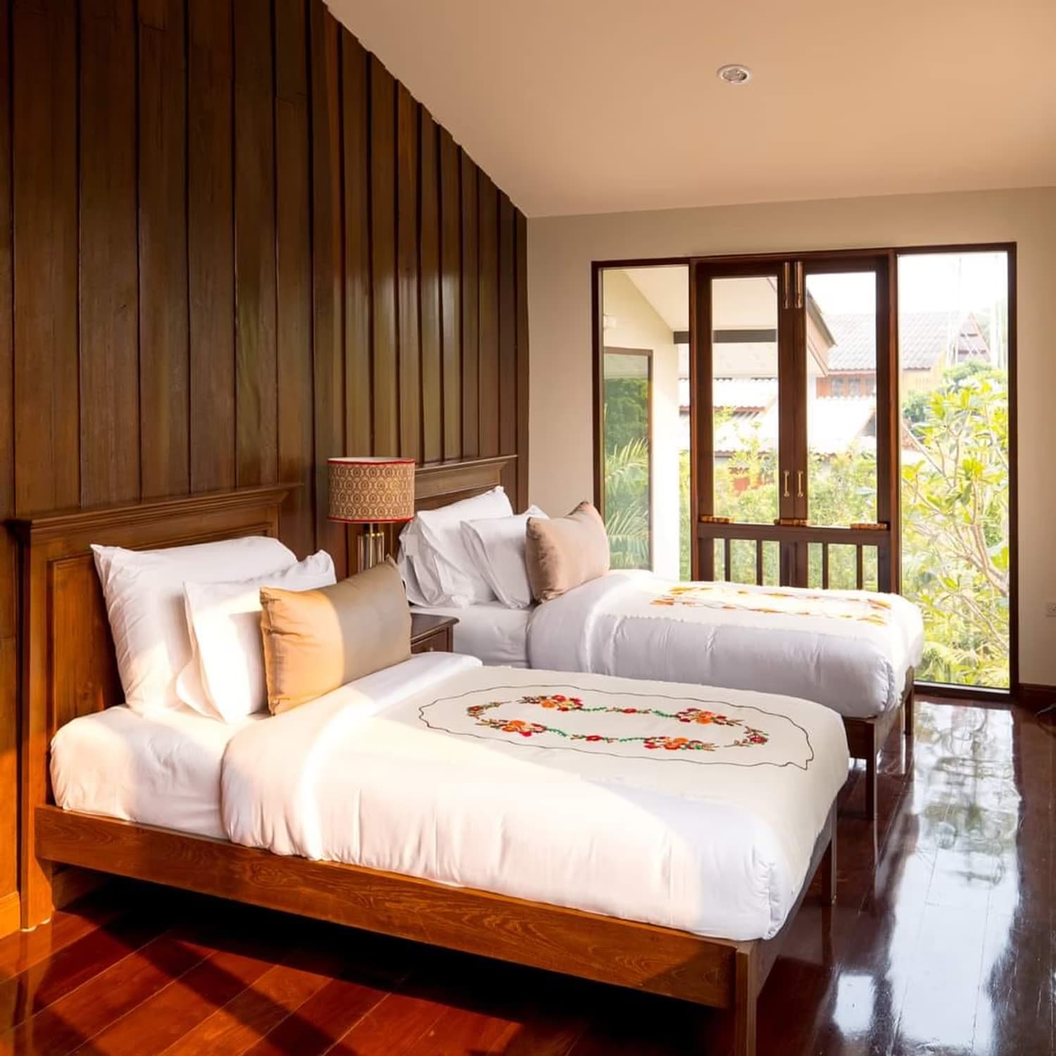 Pool Villa in Saraphi, Teak Traditional Thai Style - Image 45
