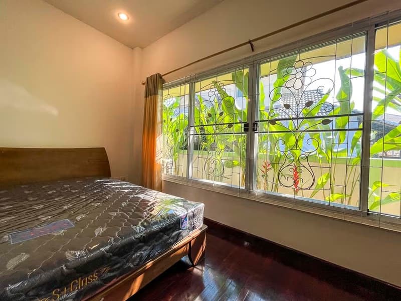 5 Bed House for Rent in Mueang Chiang Mai