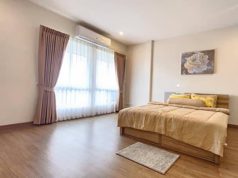 4 Bed Townhouse for Rent and Sale in Hang Dong