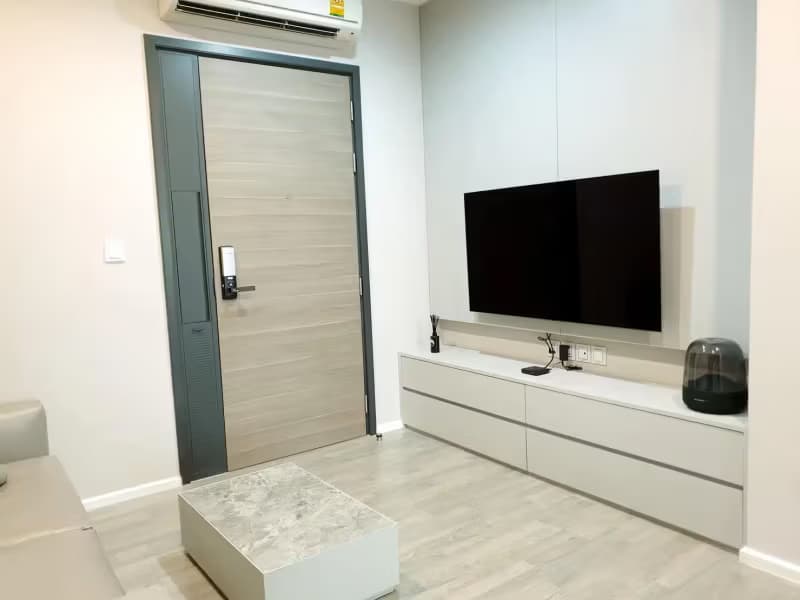 1 Bedroom Condo