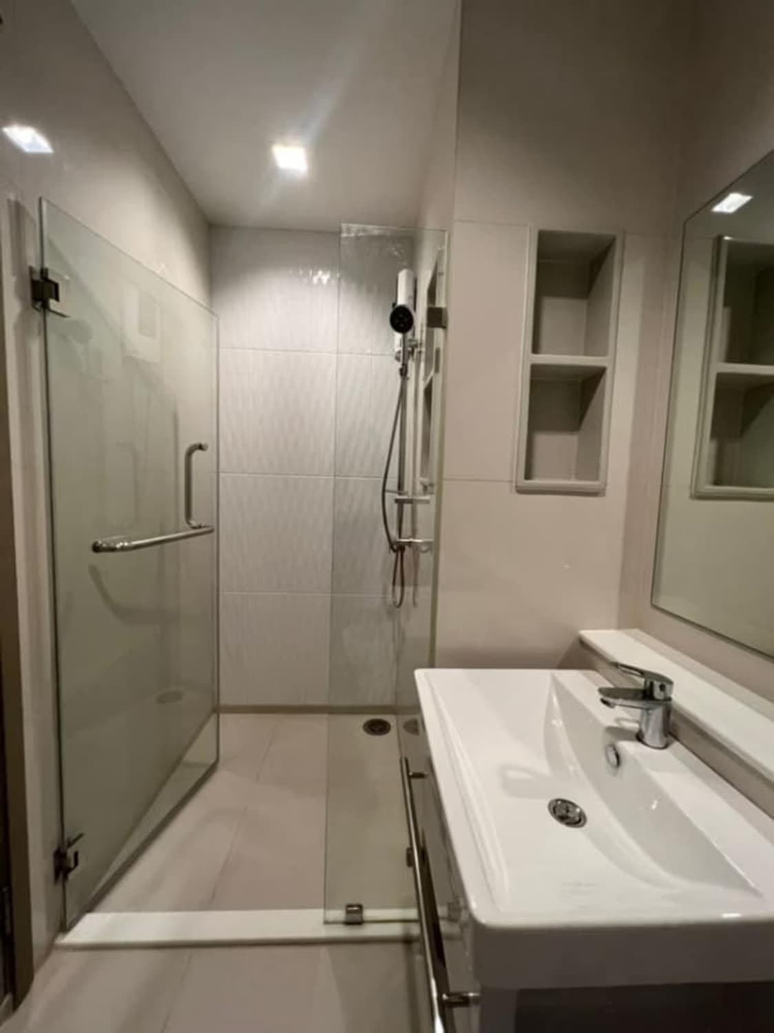 2 卧室 公寓 用于 出租 在 Din Daeng - Image 7