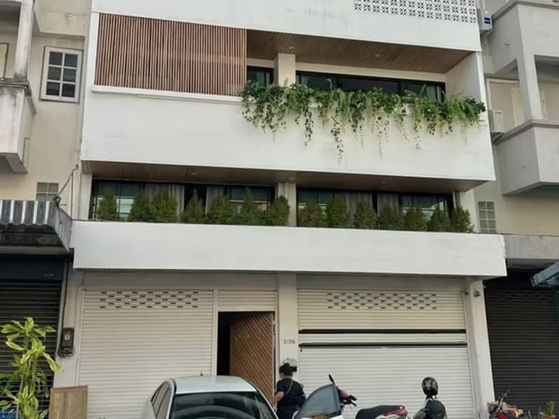 4 Bedroom Townhouse