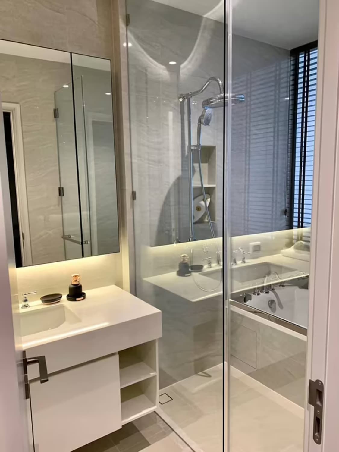 Condo for Rent at MUNIQ Langsuan - Image 1