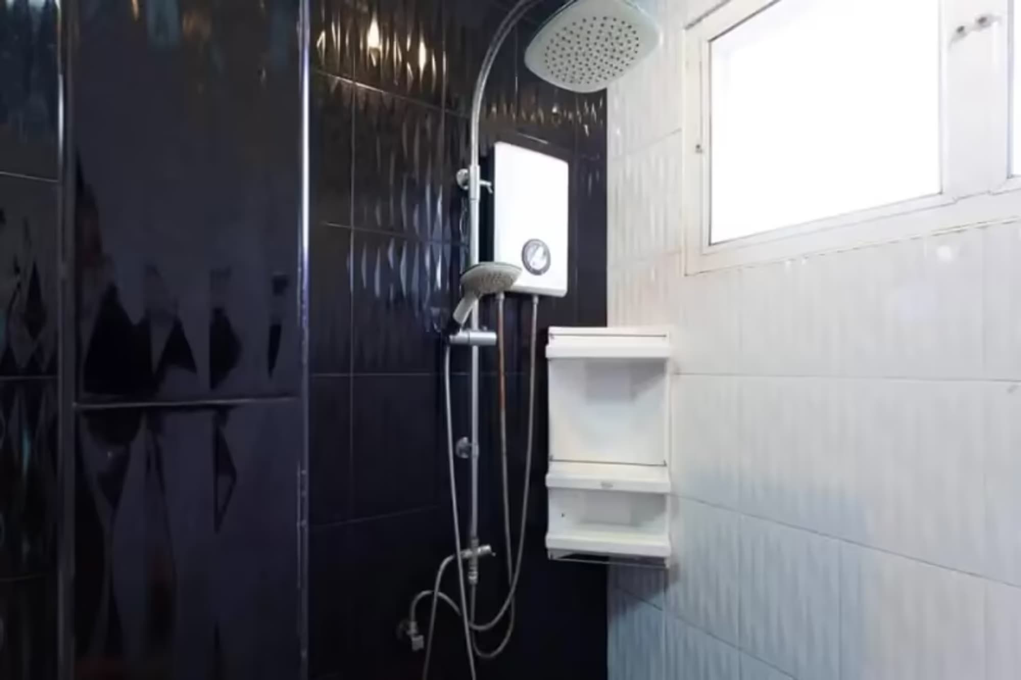 2 Bedroom House - Image 6