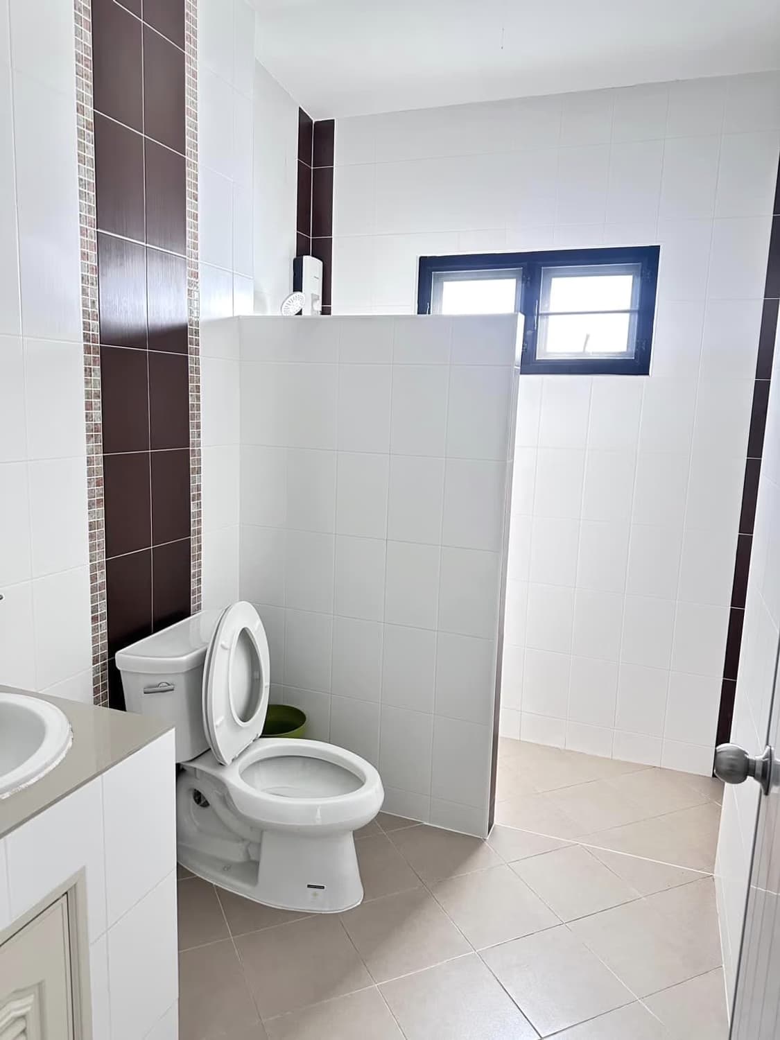 3 Bed House for Rent and Sale in Saraphi - Image 9