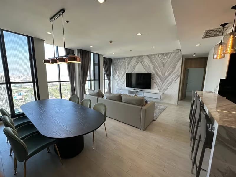 2 Bed Condo for Rent and Sale in Pathum Wan