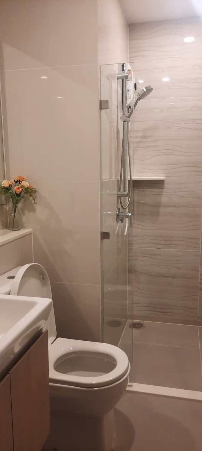 2 Bed Condo for Rent in Khlong Toei - Image 10