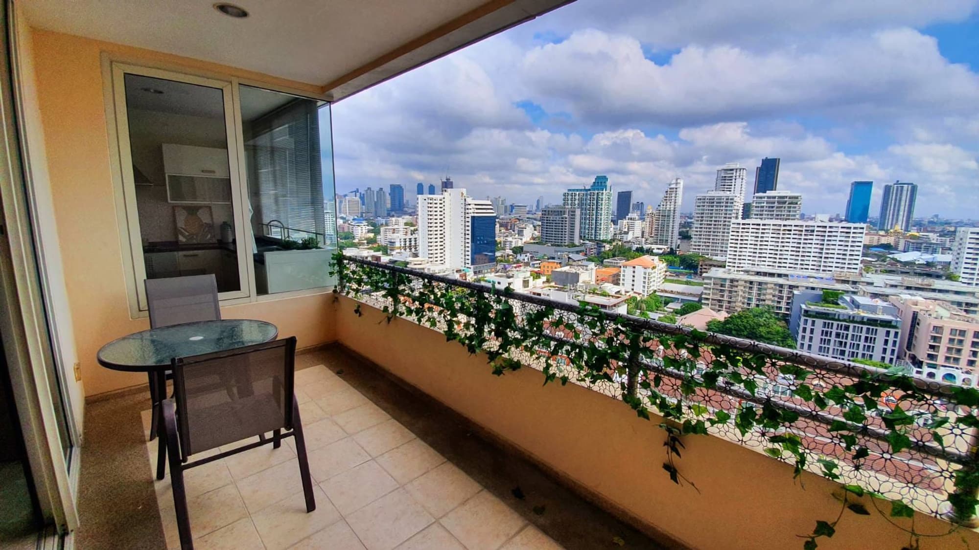 Condo for Rent at Hampton - Image 10
