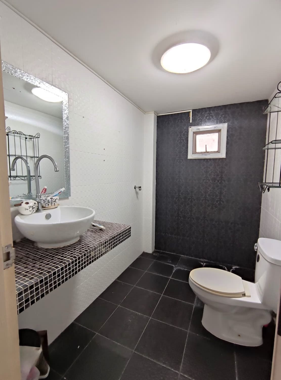 3 Bed House for Rent in Saraphi - Image 11