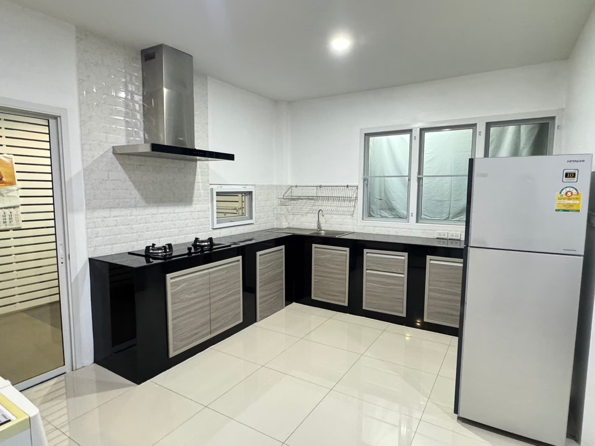 3 Bed House for Rent in Saraphi - Image 4