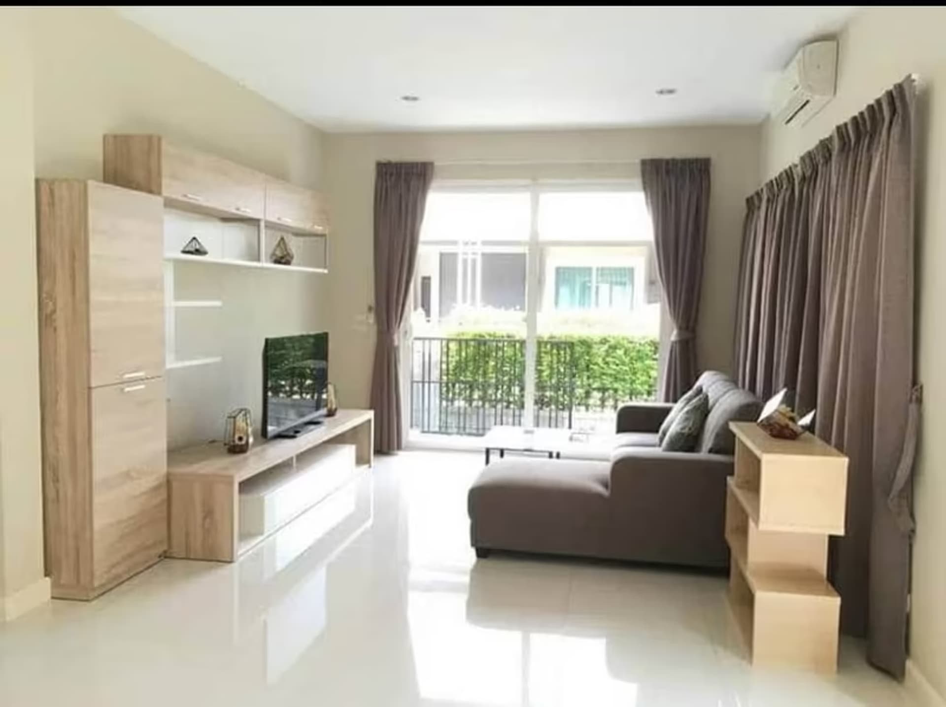 4 Bedroom House - Image 4