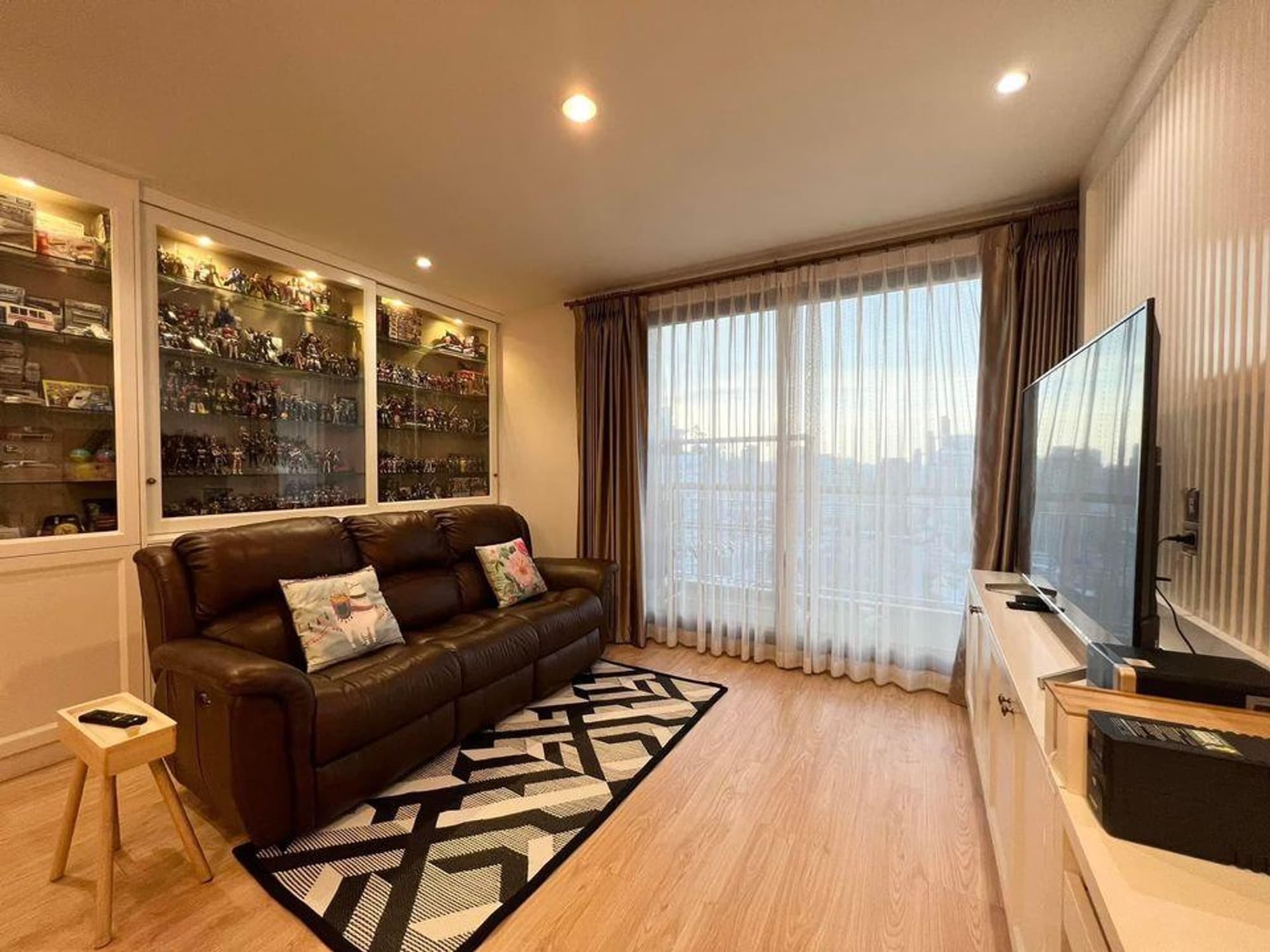 2 Bed Condo for Sale in undefined - Image 1