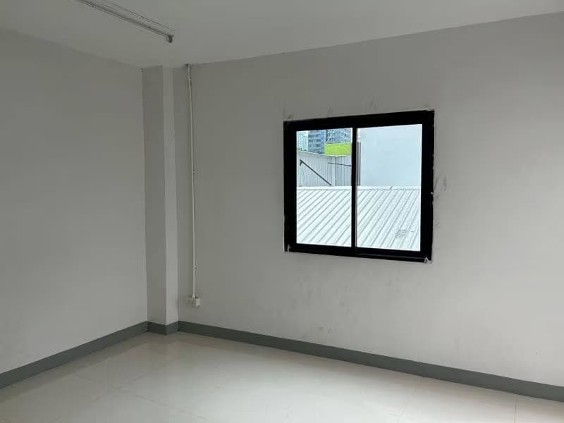 undefined Bed Commercial for Rent in Bang Rak