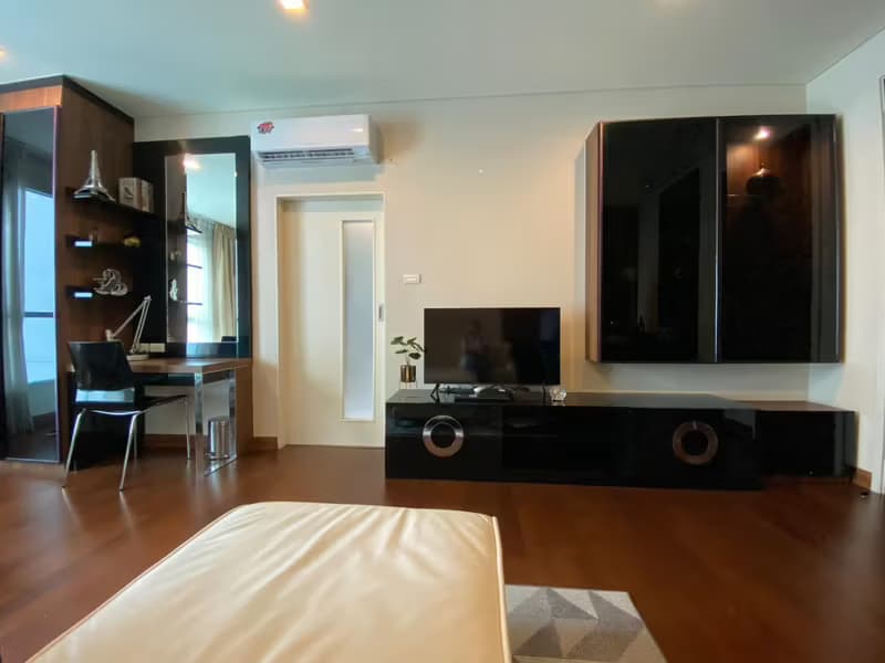 1 Bedroom Condo