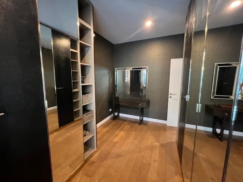 4 Bed House for Rent in Prawet