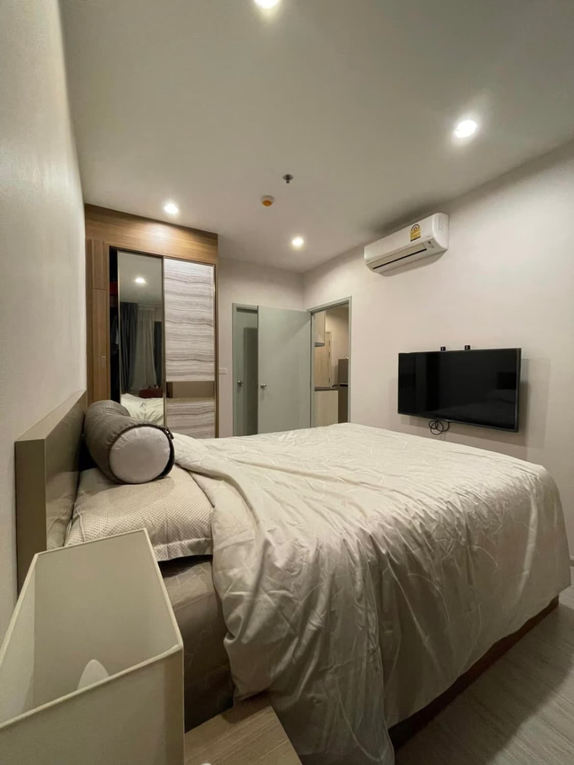 1 Bedroom Condo - Image 3