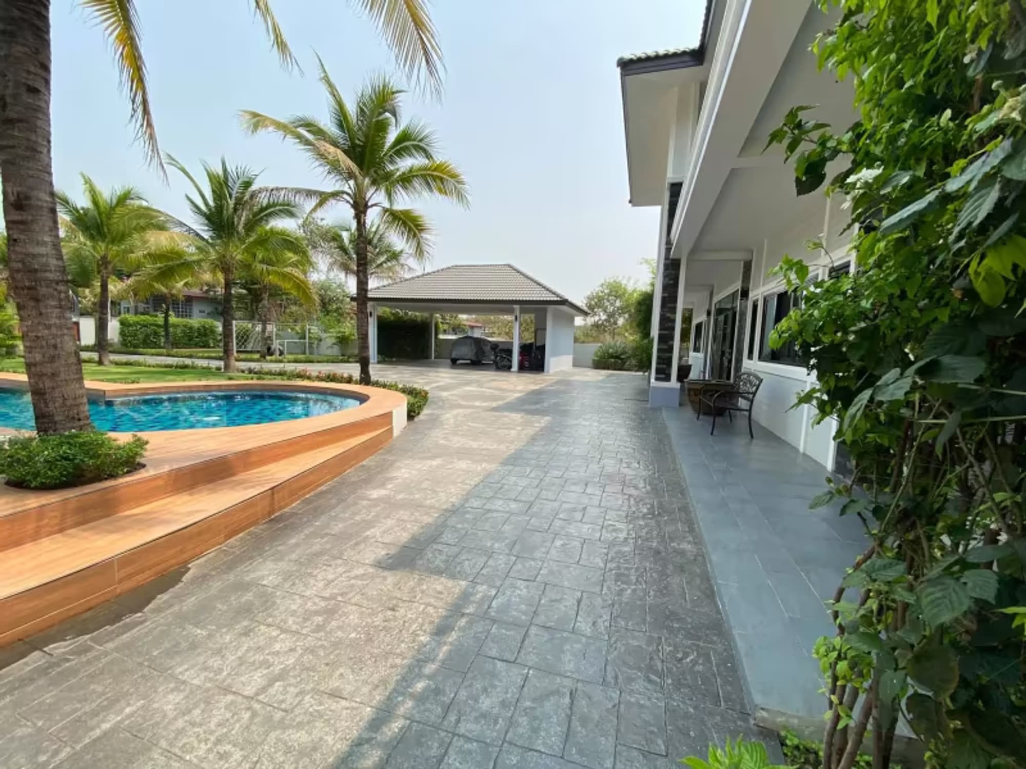 5 Bedroom House - Image 10